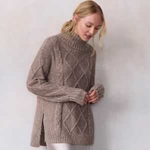 NWT Hem & Thread Turtleneck Sweater, size small—(P2P. 27”), Soft, trendy, & Cozy